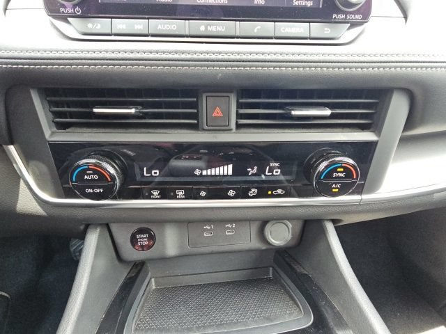 Used 2025 Nissan Rogue SV FWD image 39