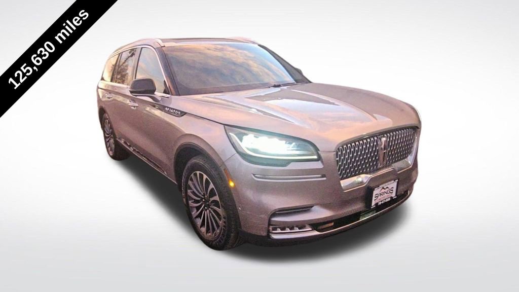 Used 2020 Lincoln Aviator Reserve w/ Equipment Group 201A image 3
