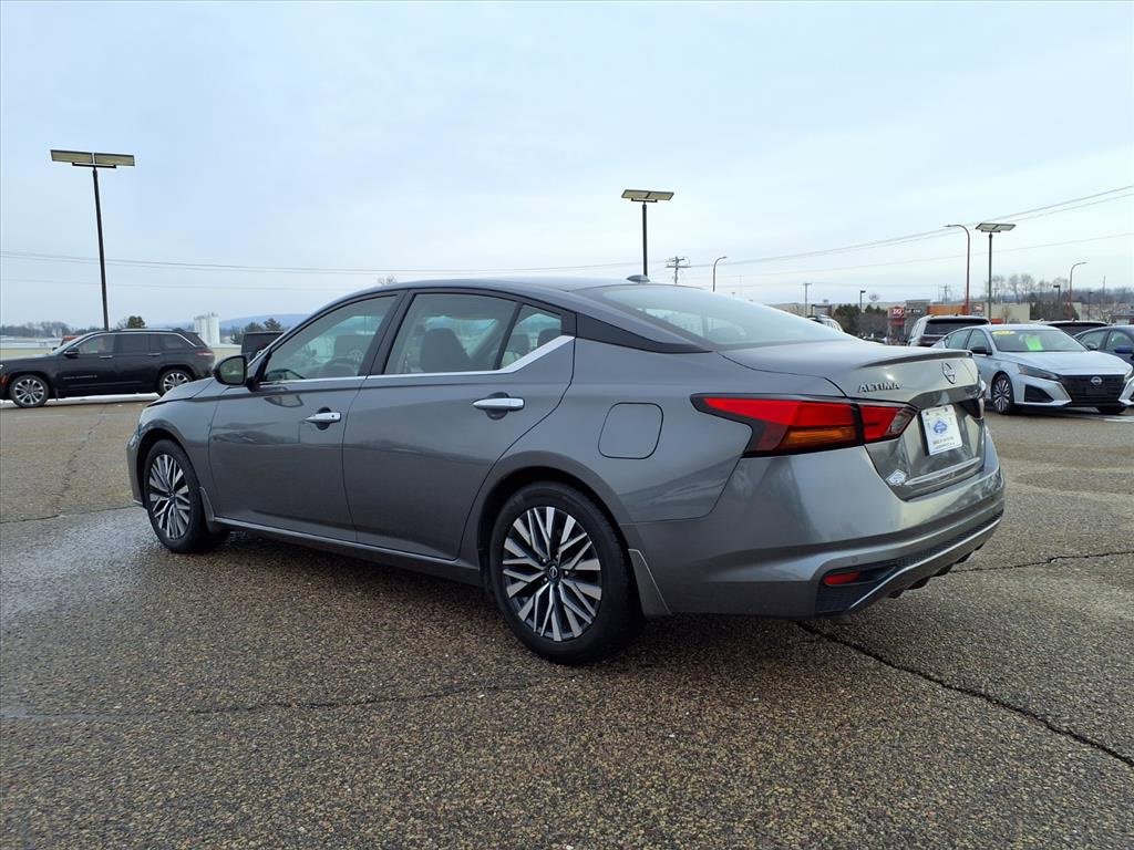 Used 2024 Nissan Altima 2.5 SV image 7