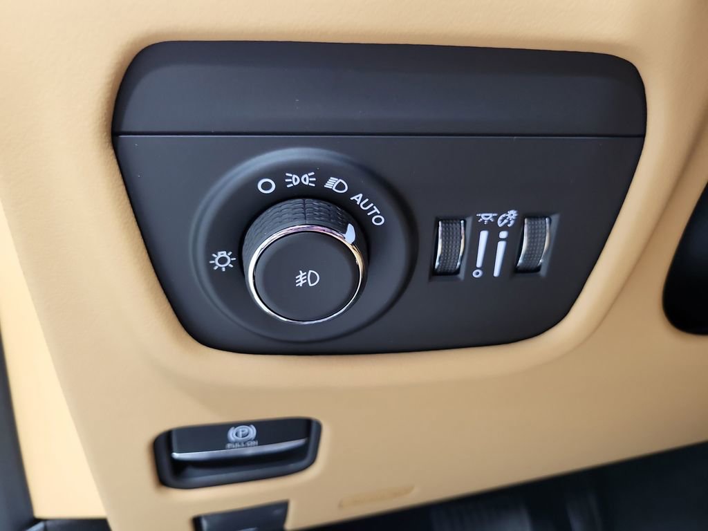 New 2026 Jeep Grand Cherokee Summit AWD/4WD image 14