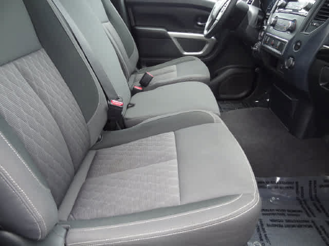 Used 2023 Nissan Titan SV AWD/4WD image 11