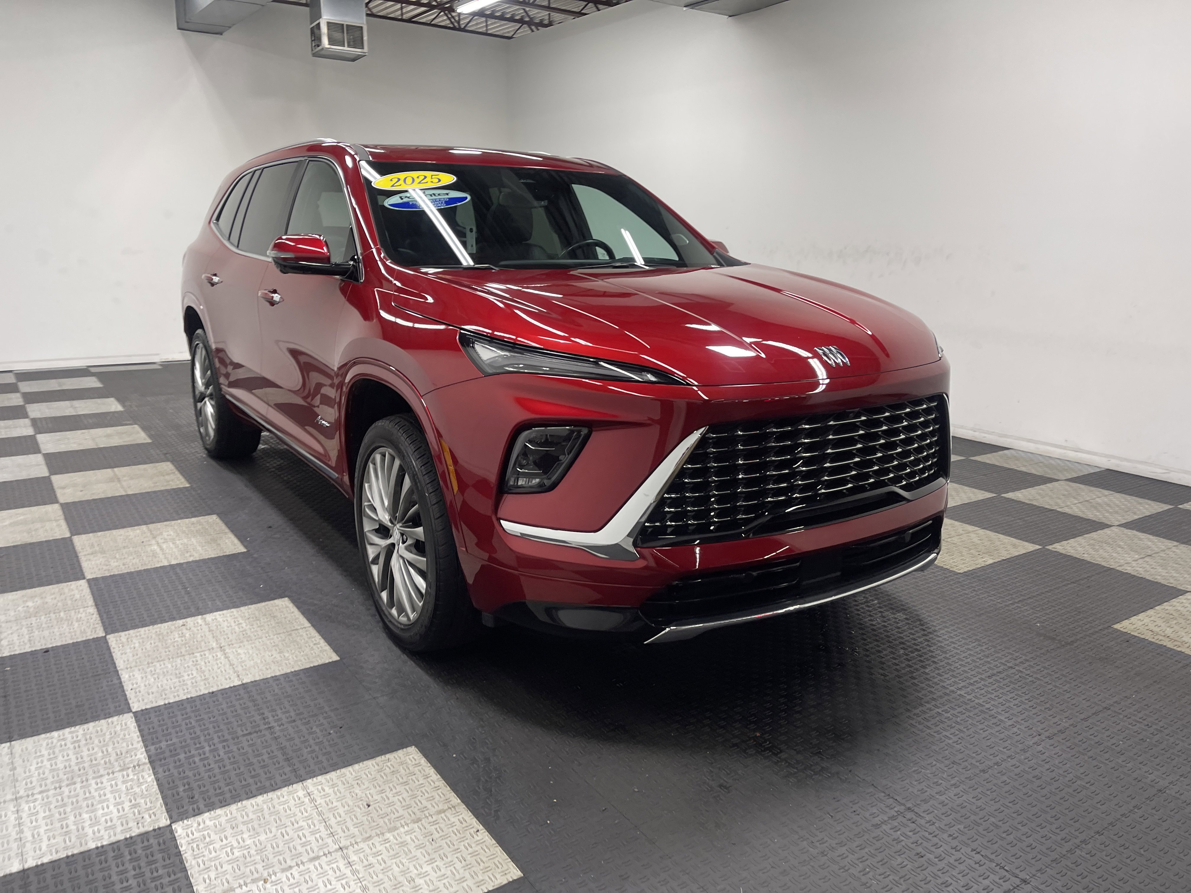 Used 2025 Buick Enclave Avenir FWD image 6