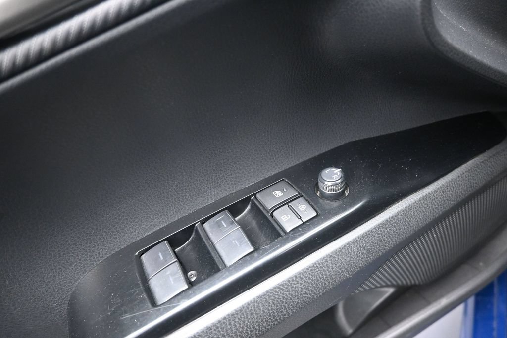 Used 2025 Toyota Camry SE FWD image 17
