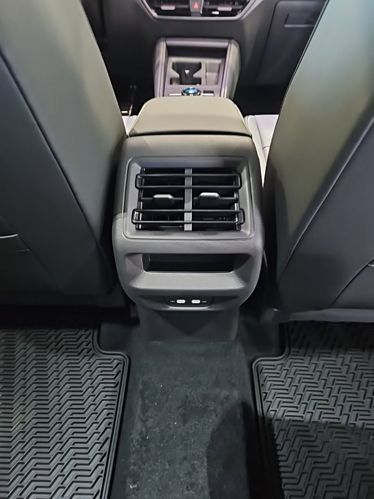 New 2026 Volkswagen Tiguan SE R-Line image 18