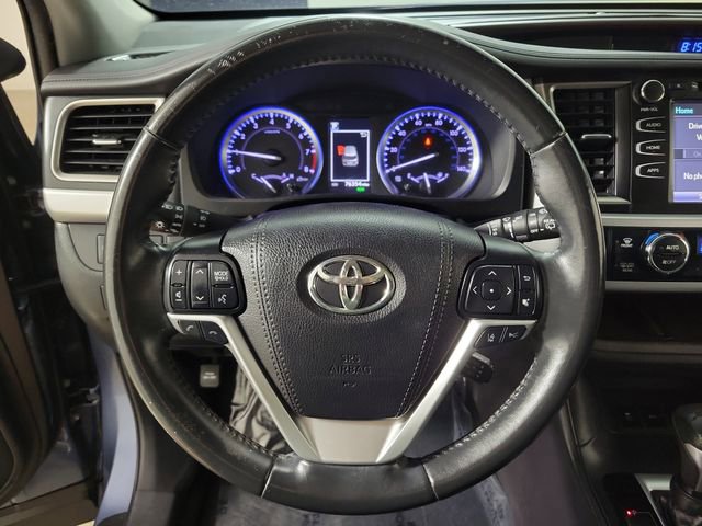 Used 2019 Toyota Highlander XLE FWD image 28