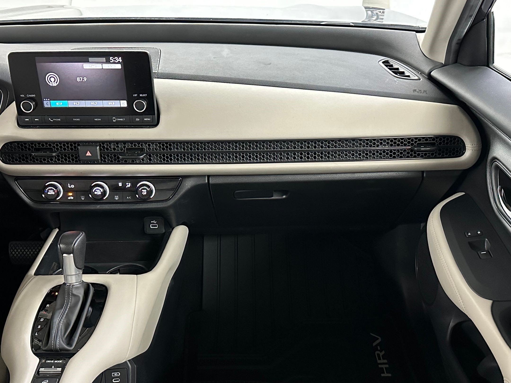 Certified 2024 Honda HR-V LX image 28