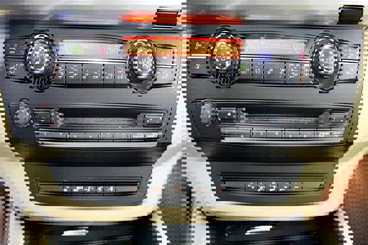 Used 2012 BMW X6 M image 33