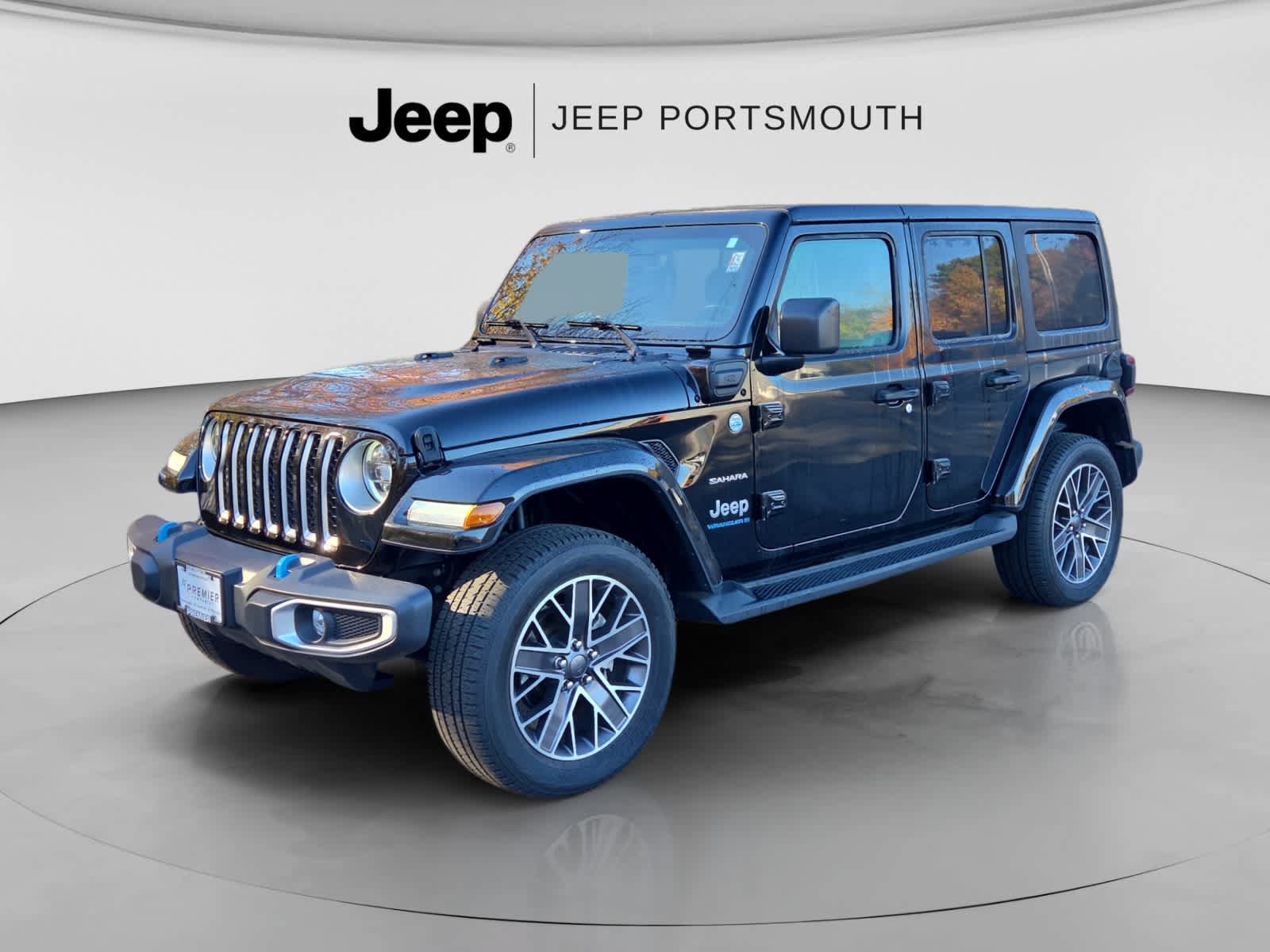 Used 2023 Jeep Wrangler Unlimited Sahara w/ Cold Weather Group AWD/4WD image 3