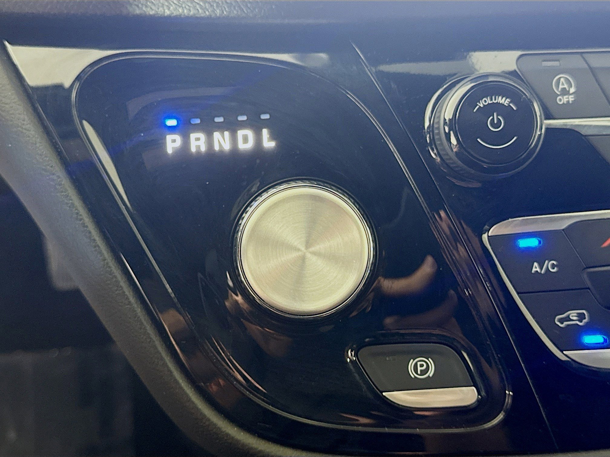 Used 2026 Chrysler Pacifica Select image 20