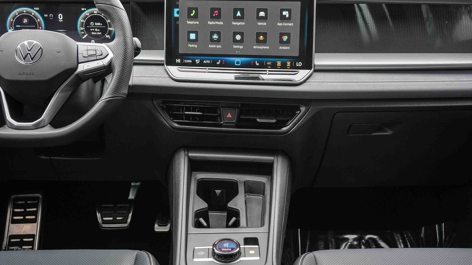 Used 2025 Volkswagen Tiguan SE R-Line image 13