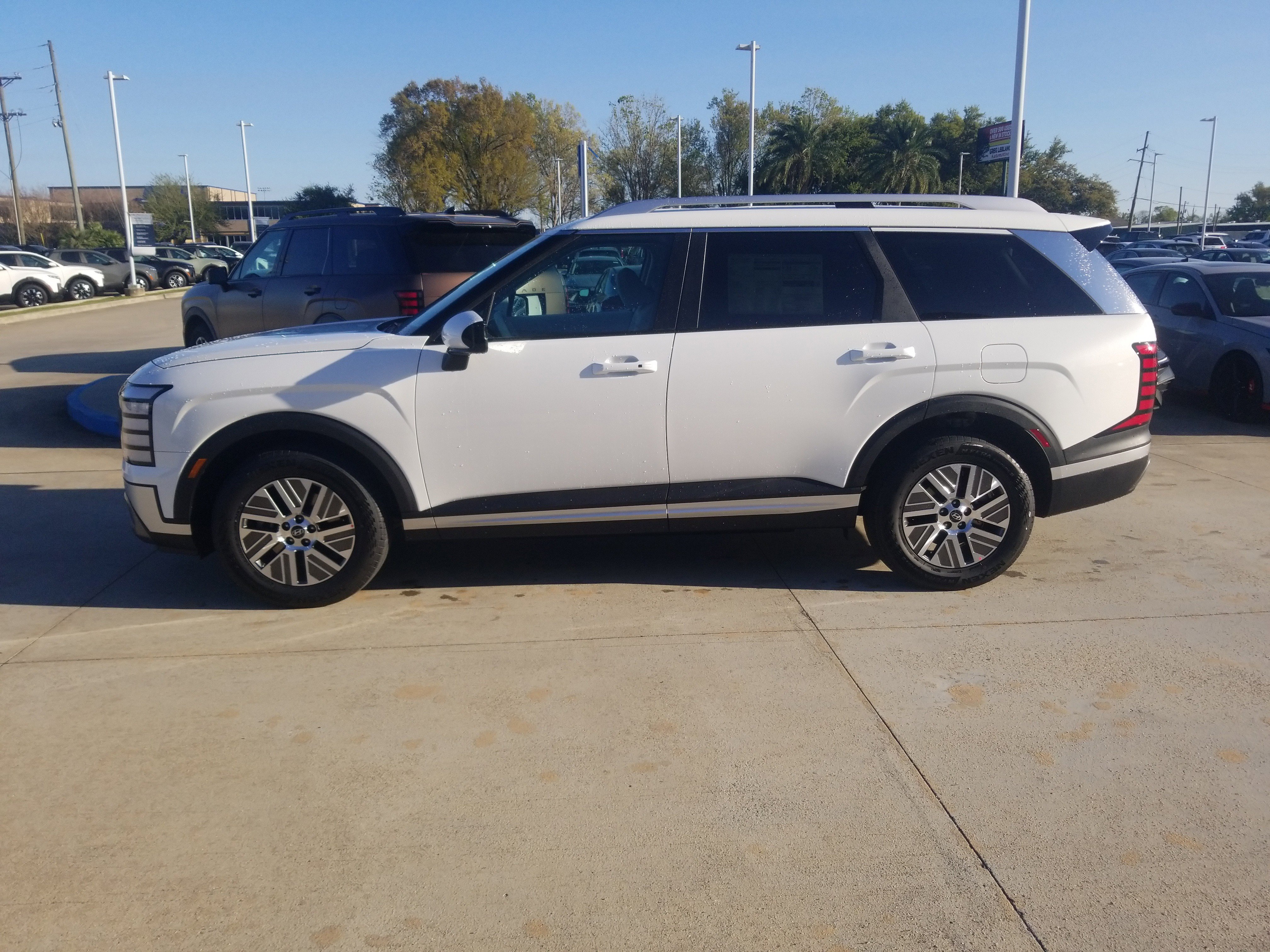 New 2026 Hyundai Palisade Blue SEL 7P image 4