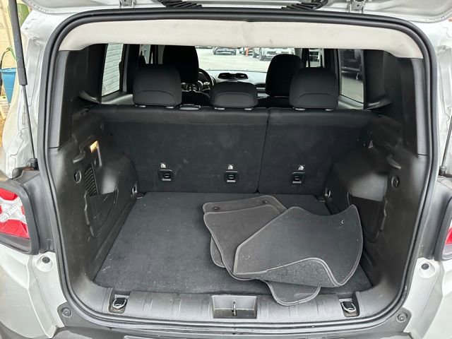 Used 2021 Jeep Renegade Sport image 18