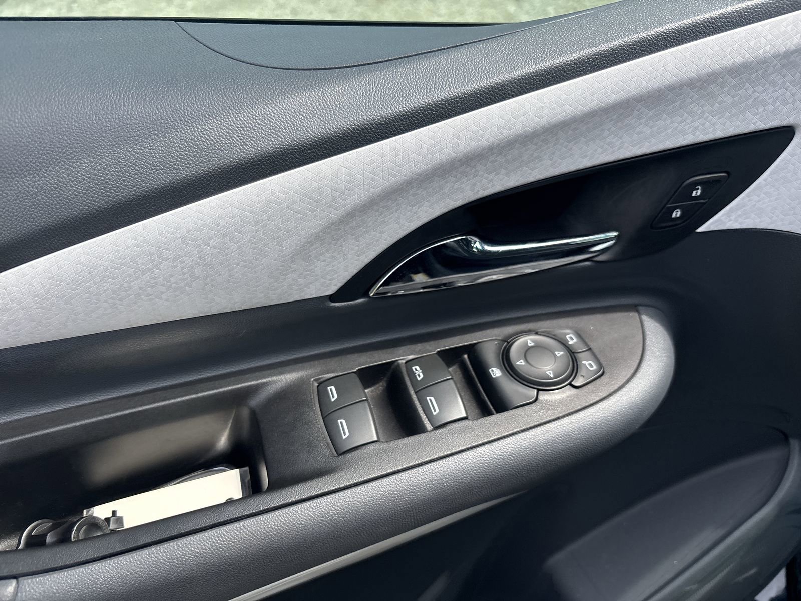 Used 2019 Chevrolet Bolt LT FWD image 13