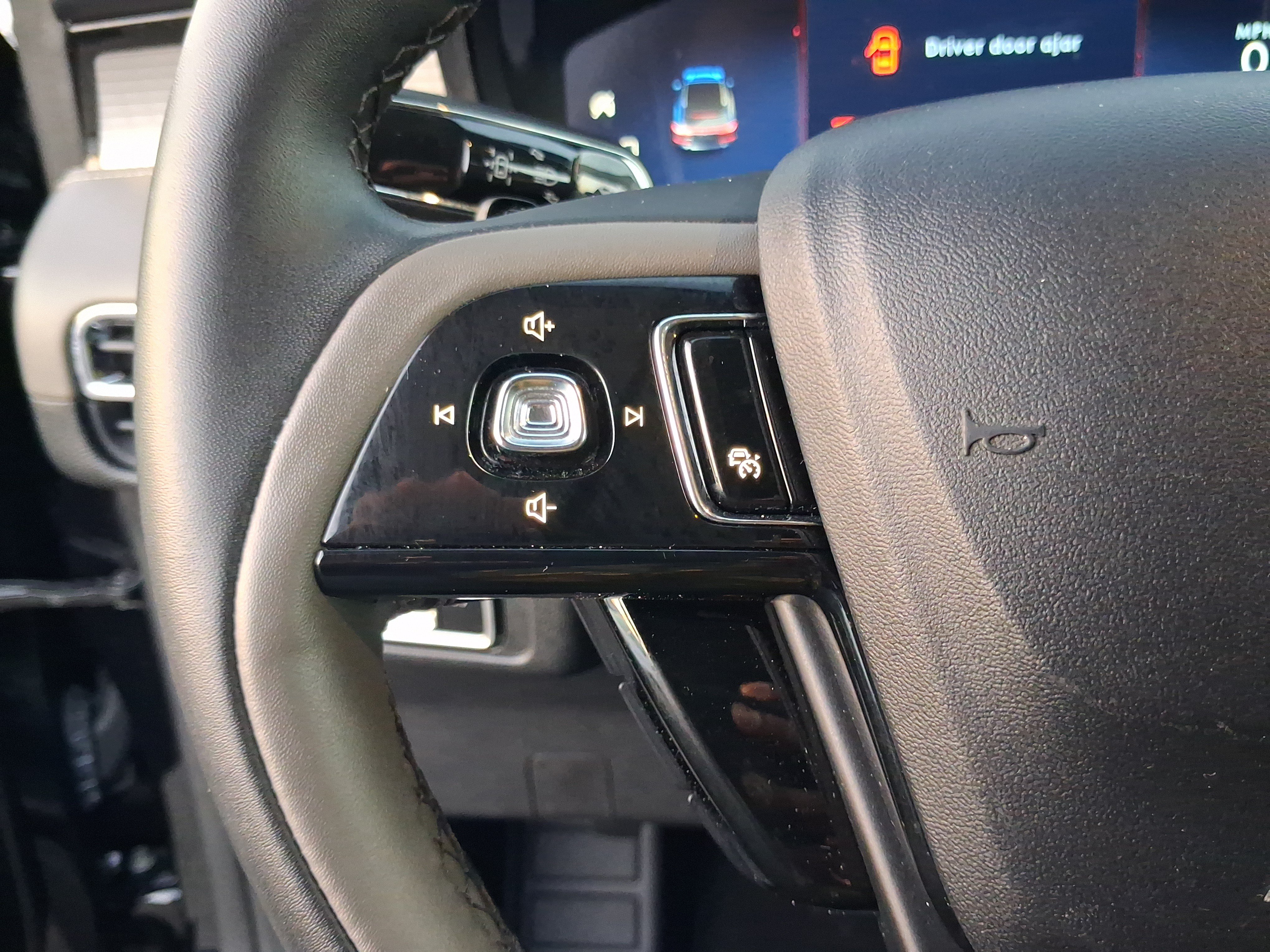 Certified 2024 Lincoln Corsair FWD image 17