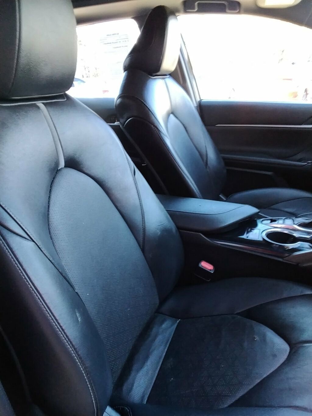 Used 2019 Toyota Camry XSE FWD image 11