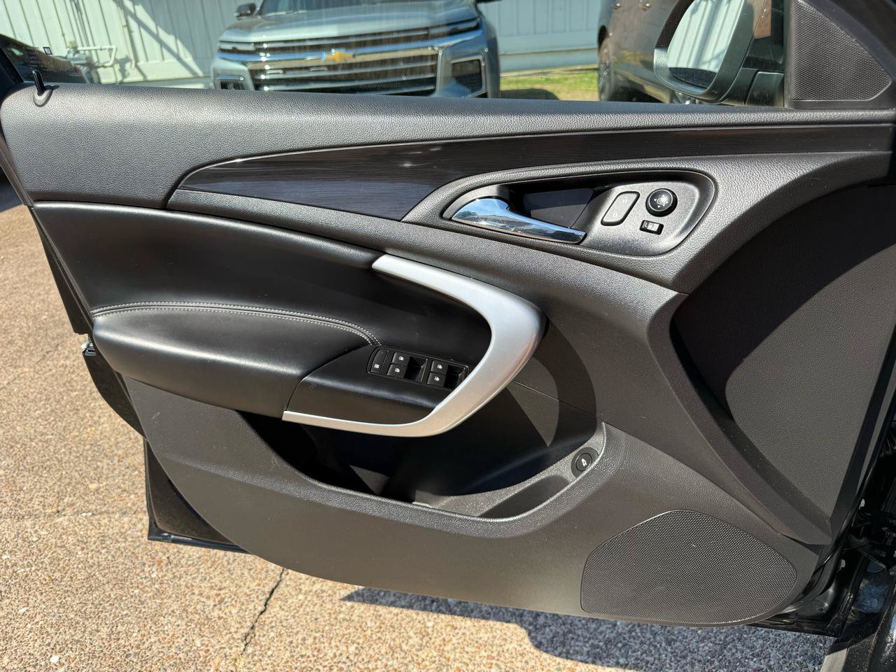 Used 2016 Buick Regal FWD image 12