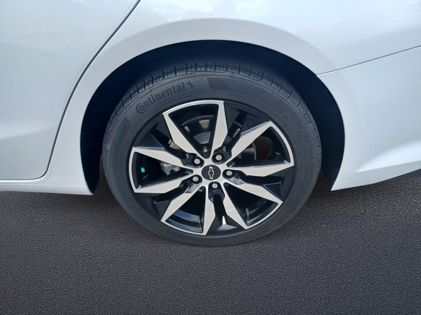 Used 2023 Chevrolet Malibu RS FWD image 21