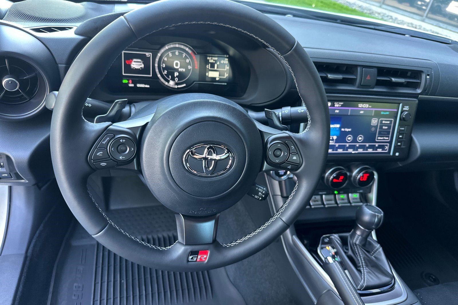 Used 2025 Toyota GR86 Premium w/ ALL Weather Mat Package (TMS) image 16
