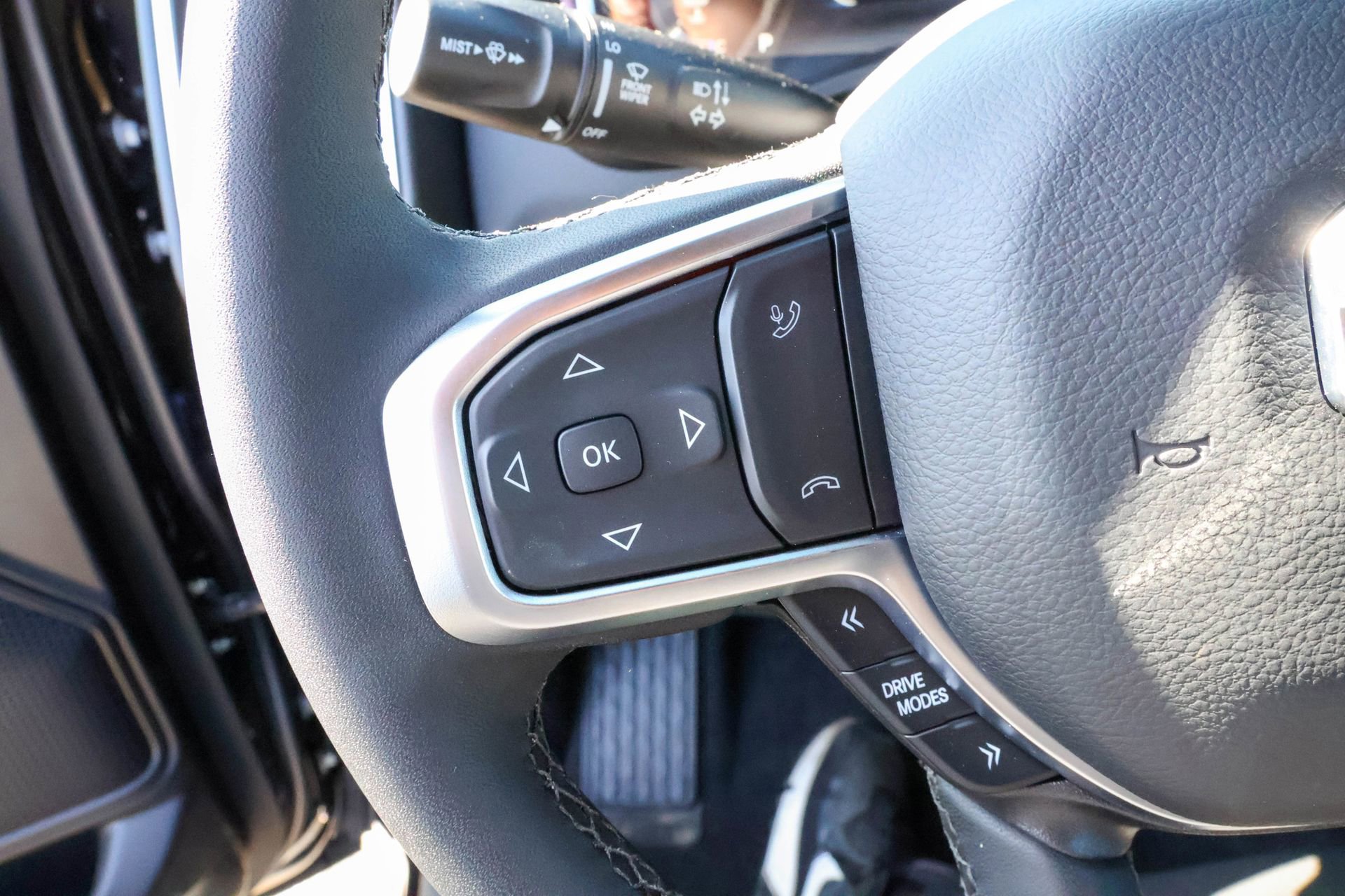 New 2026 RAM 1500 4x4 Crew Cab image 25