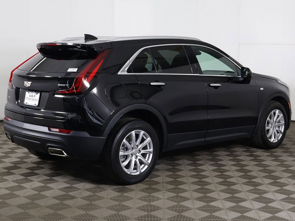 Used 2021 Cadillac XT4 Luxury w/ Cold Weather Package AWD/4WD image 12