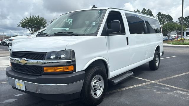 Used 2023 Chevrolet Express 3500 LT w/ LT Preferred Equipment Group RWD image 3