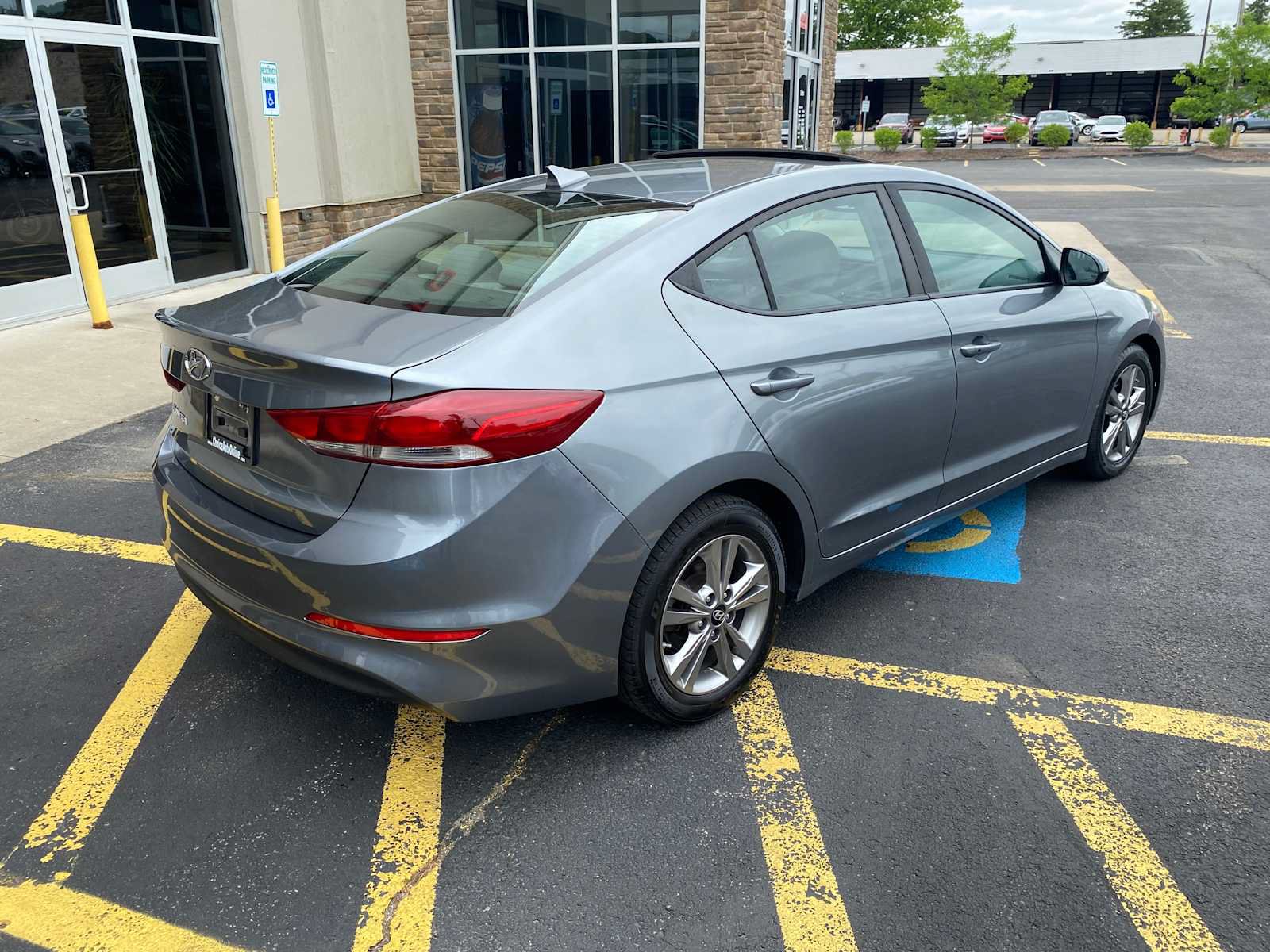 Used 2018 Hyundai Elantra Value Edition w/ Cargo Package FWD image 4