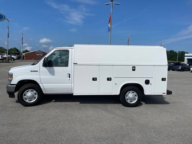 New 2027 Ford E-350 and Econoline 350 Super Duty w/ Power Equipment Group RWD image 6