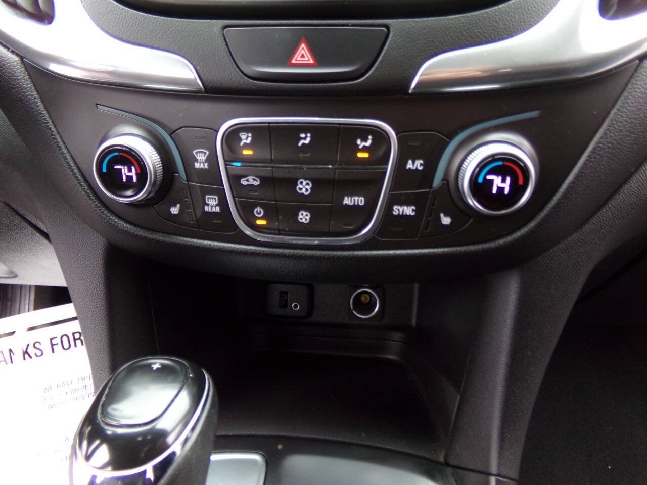 Used 2018 Chevrolet Equinox LT FWD image 29