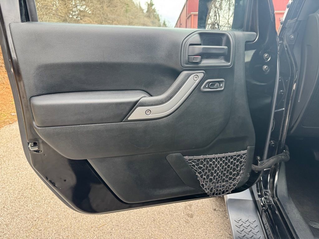 Used 2018 Jeep Wrangler Unlimited Sahara image 24