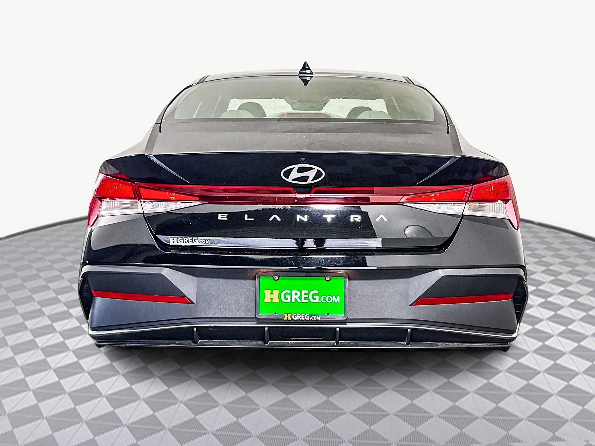 Used 2025 Hyundai Elantra SE image 8