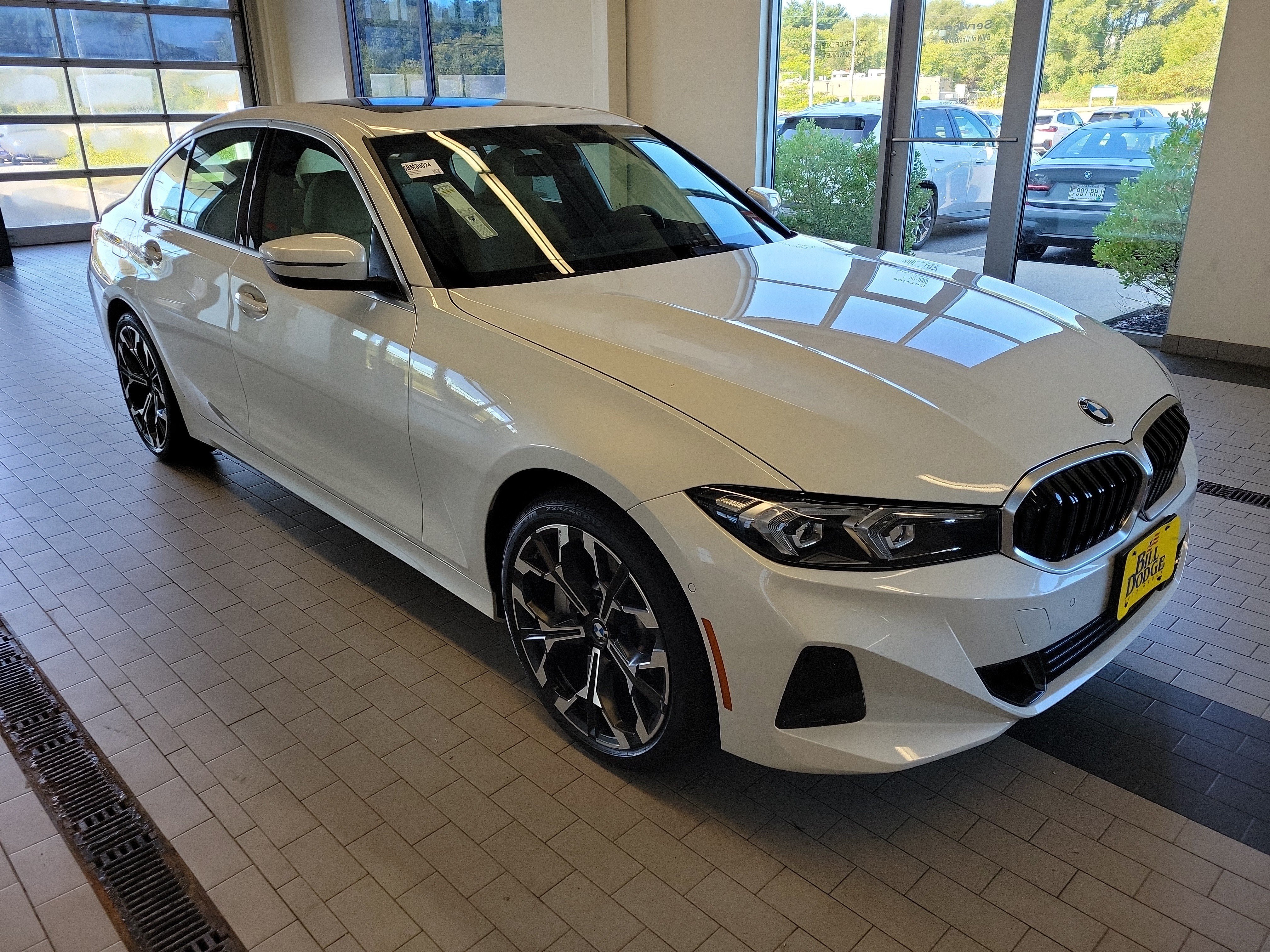 New 2026 BMW 330i xDrive Sedan w/ Premium Package AWD/4WD image 9
