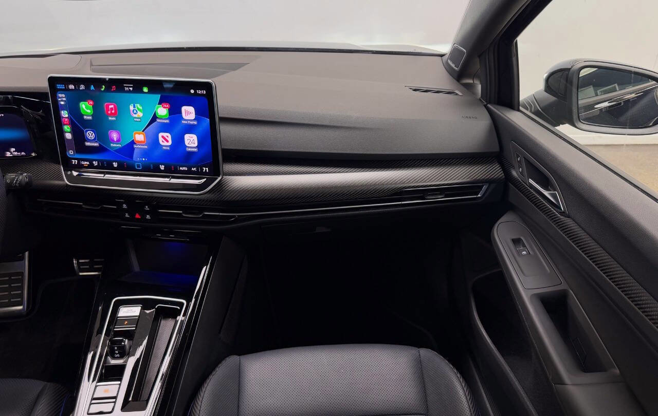 Used 2025 Volkswagen Golf R Black Edition image 40