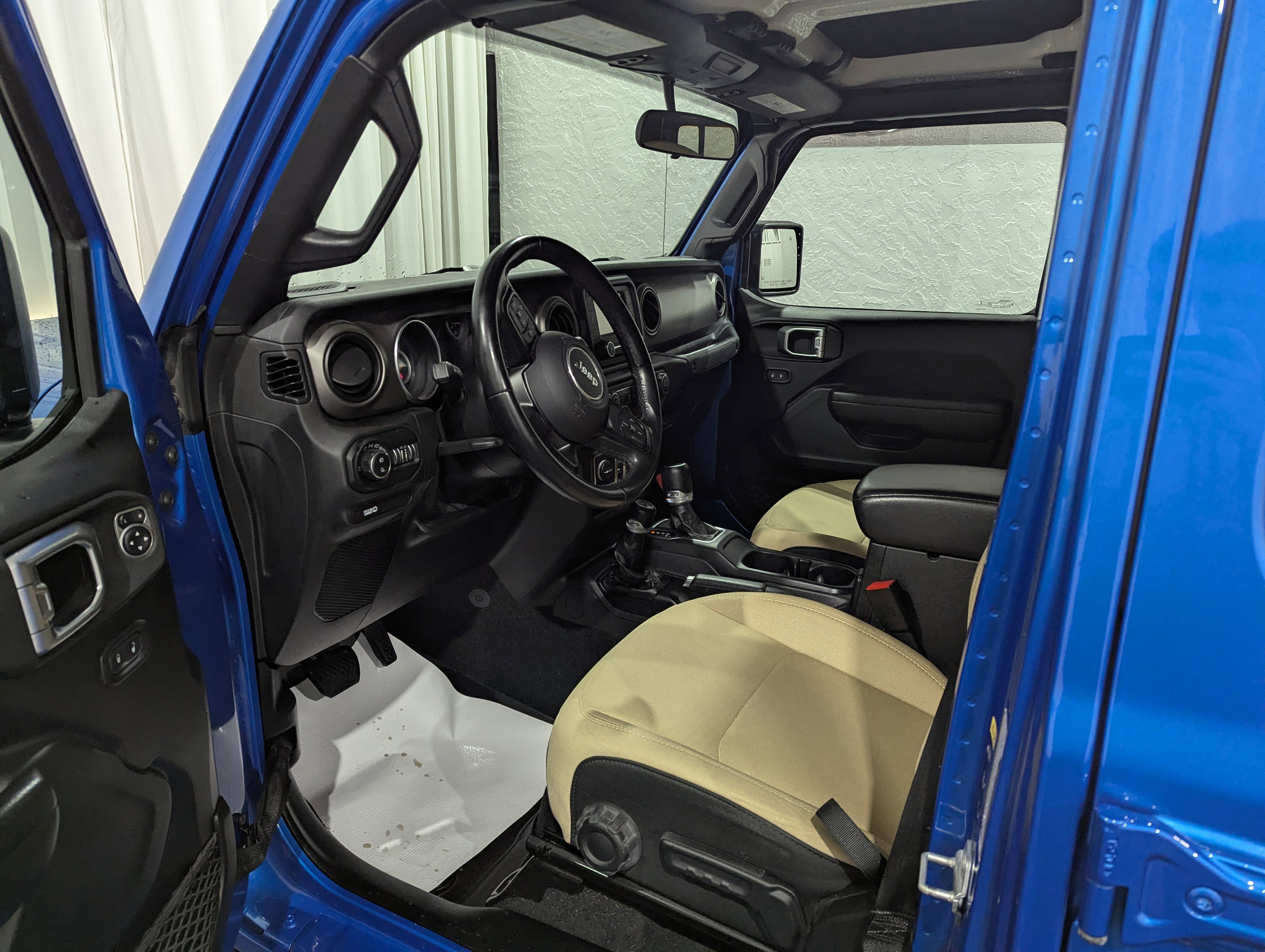 Used 2020 Jeep Gladiator Sport w/ Quick Order Package 24S AWD/4WD image 15