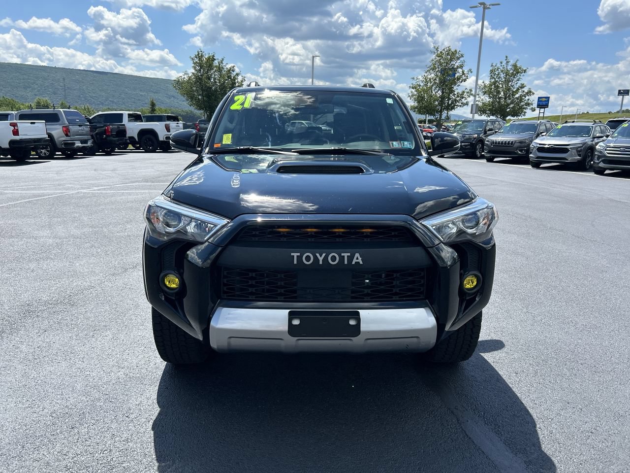 Used 2021 Toyota 4Runner TRD Off-Road Premium w/ Moonroof Package AWD/4WD image 2