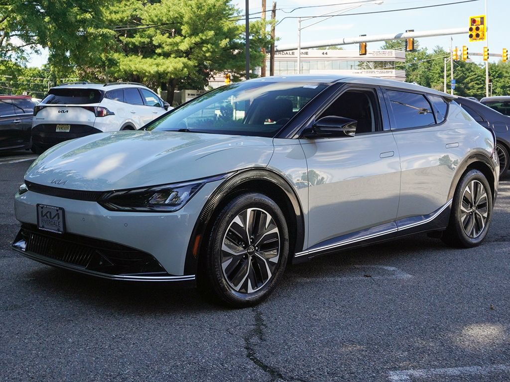 Used 2022 Kia EV6 Wind RWD image 8