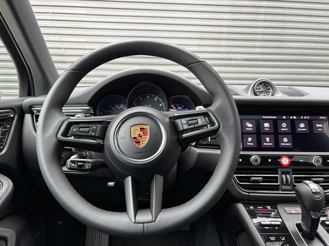 Certified 2026 Porsche Macan AWD/4WD image 14