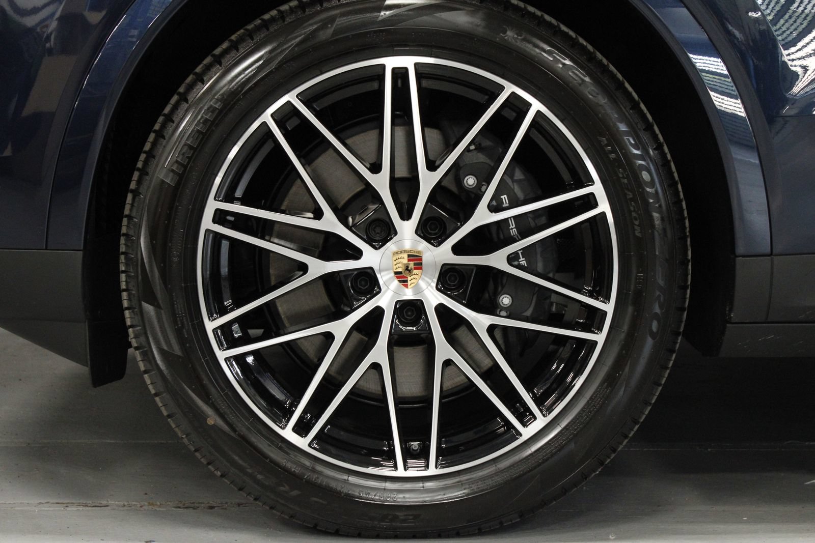 New 2026 Porsche Cayenne Coupe AWD/4WD image 11
