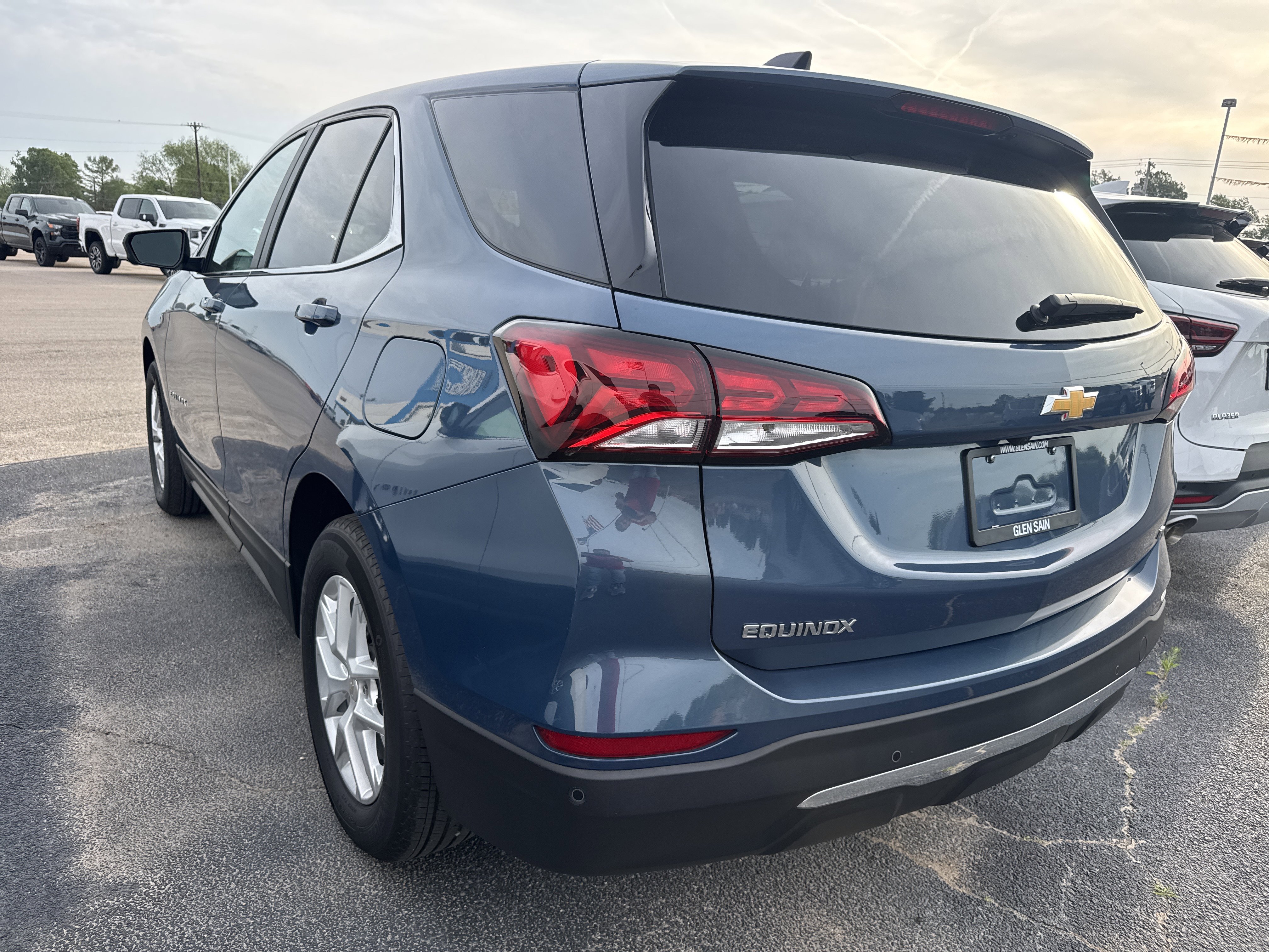 Used 2024 Chevrolet Equinox LT FWD image 2