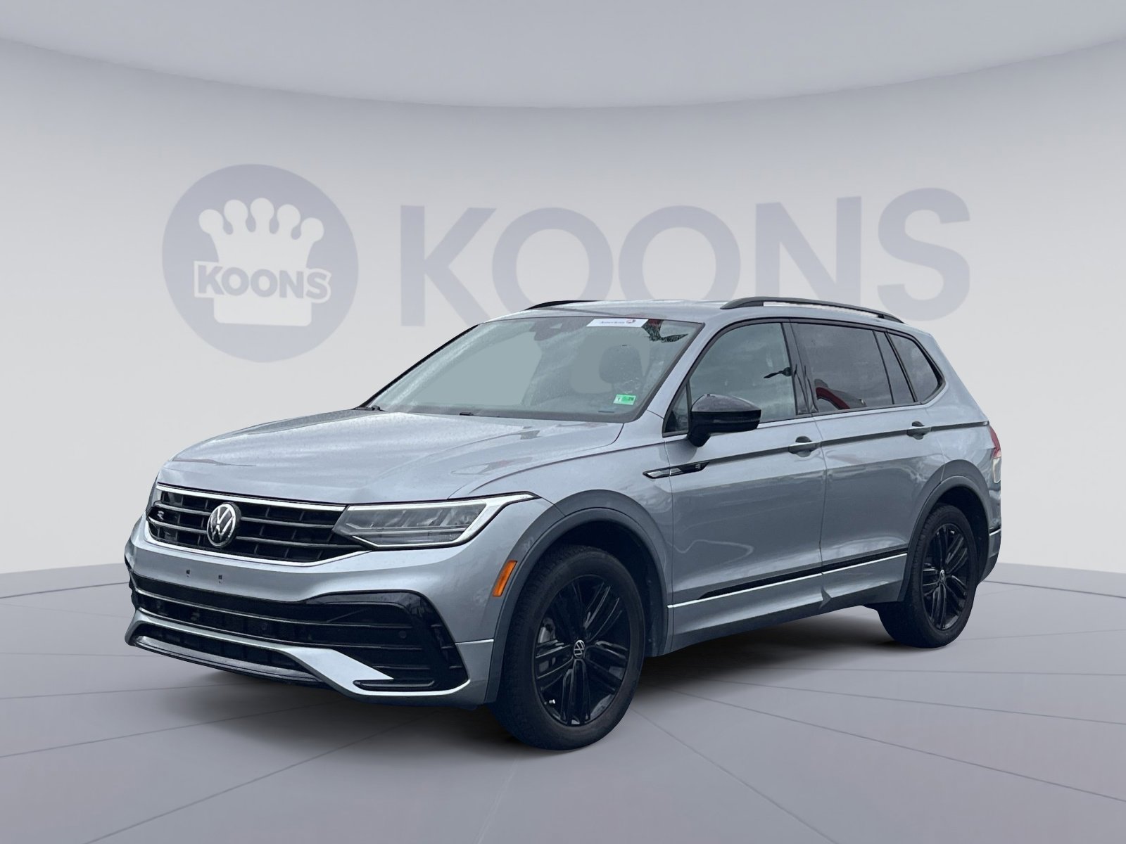 Used 2022 Volkswagen Tiguan SE R-Line