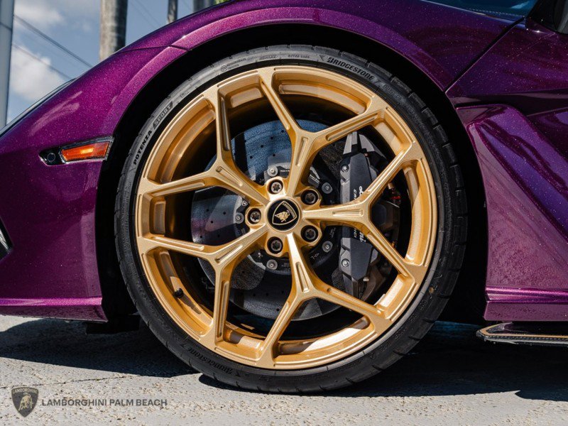 Used 2025 Lamborghini Revuelto AWD/4WD image 40