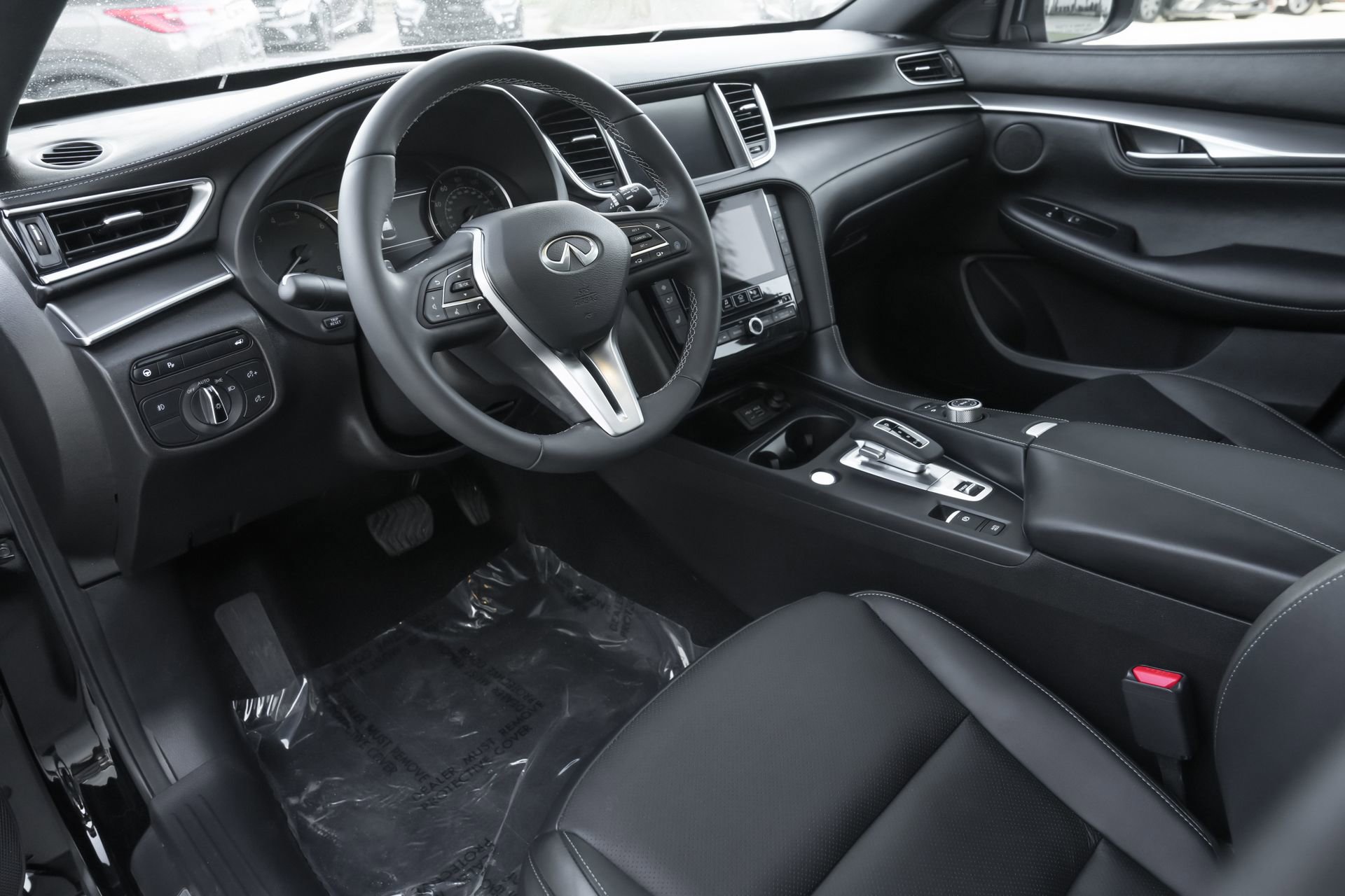 Used 2025 INFINITI QX55 Luxe w/ Cargo Package image 6