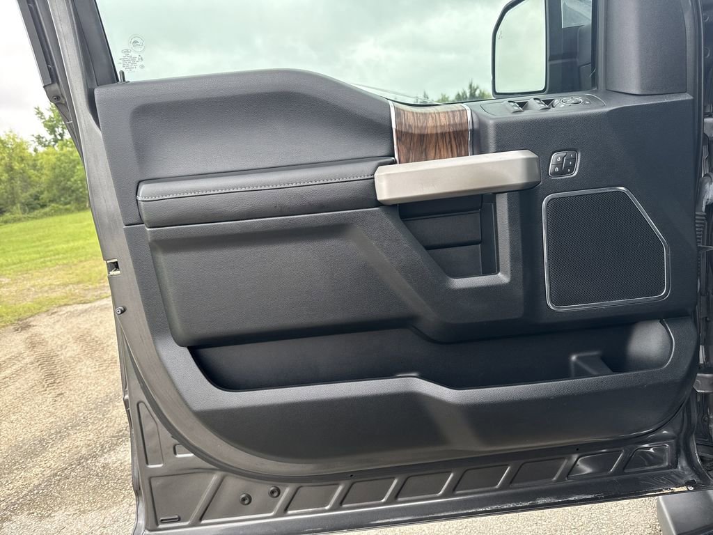 Used 2018 Ford F150 Lariat w/ Equipment Group 502A Luxury RWD image 10