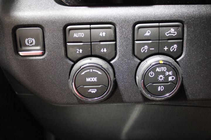 New 2026 Chevrolet Silverado 1500 High Country AWD/4WD image 38