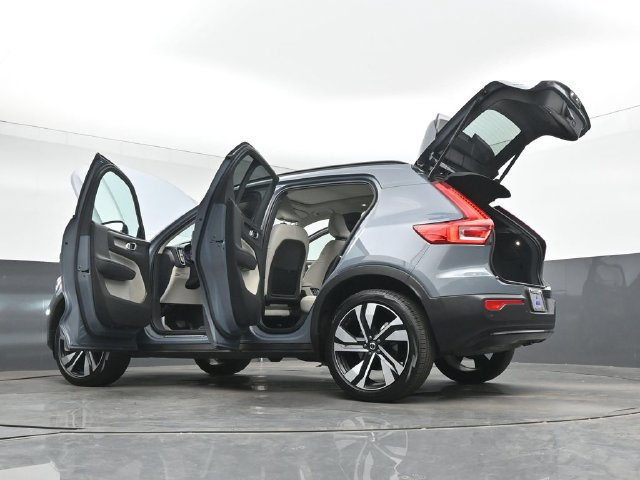Used 2023 Volvo XC40 B5 Plus w/ Protection Package Premier AWD/4WD image 54