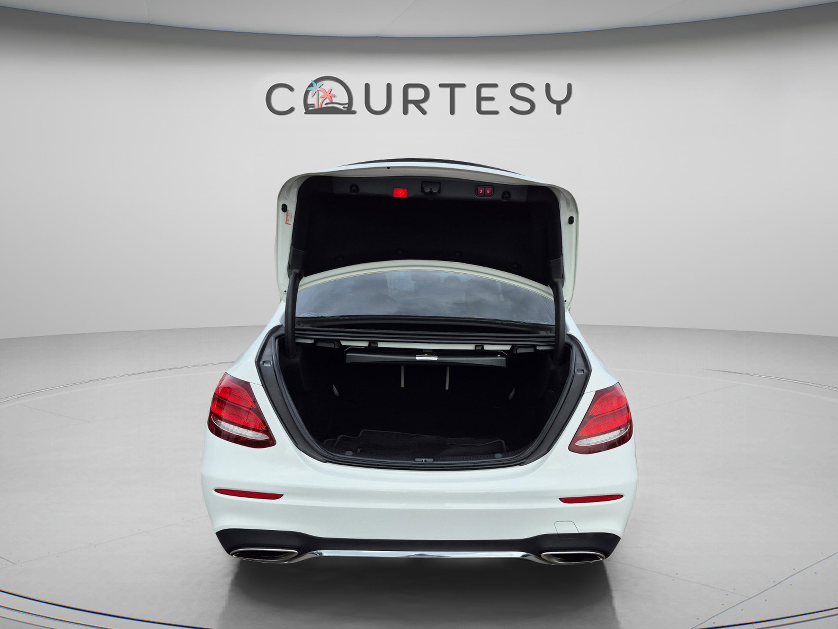 Used 2019 Mercedes-Benz E 300 image 11