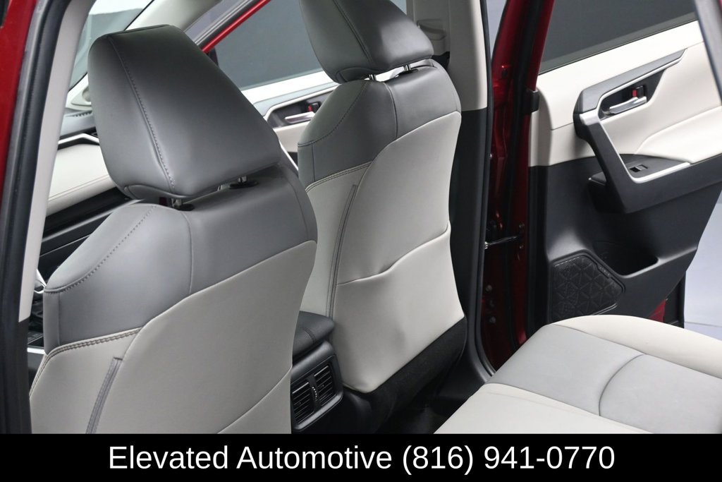 Used 2023 Toyota RAV4 XLE Premium AWD/4WD image 19