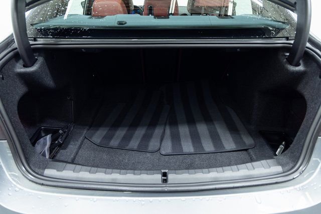 Certified 2025 BMW 330i xDrive Sedan w/ Premium Package image 9