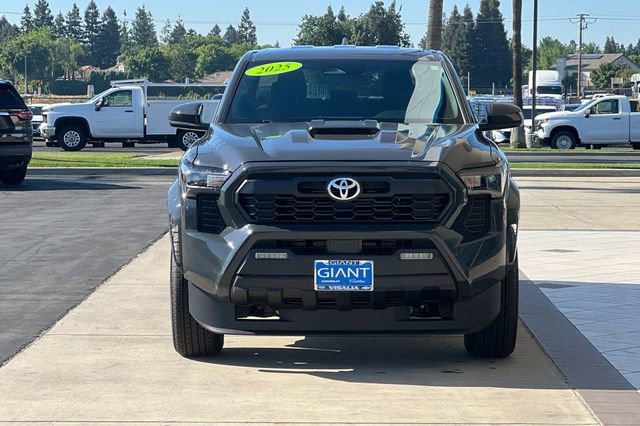 Used 2025 Toyota Tacoma TRD Sport AWD/4WD image 9