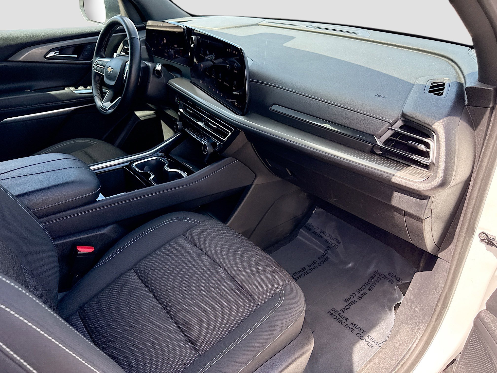 Used 2025 Chevrolet Traverse LT image 14