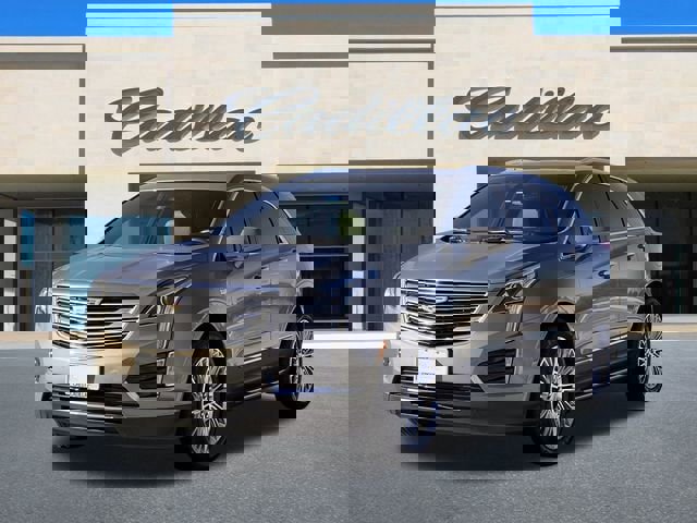 Used 2018 Cadillac XT5 Luxury w/ Driver Awareness Package image 9